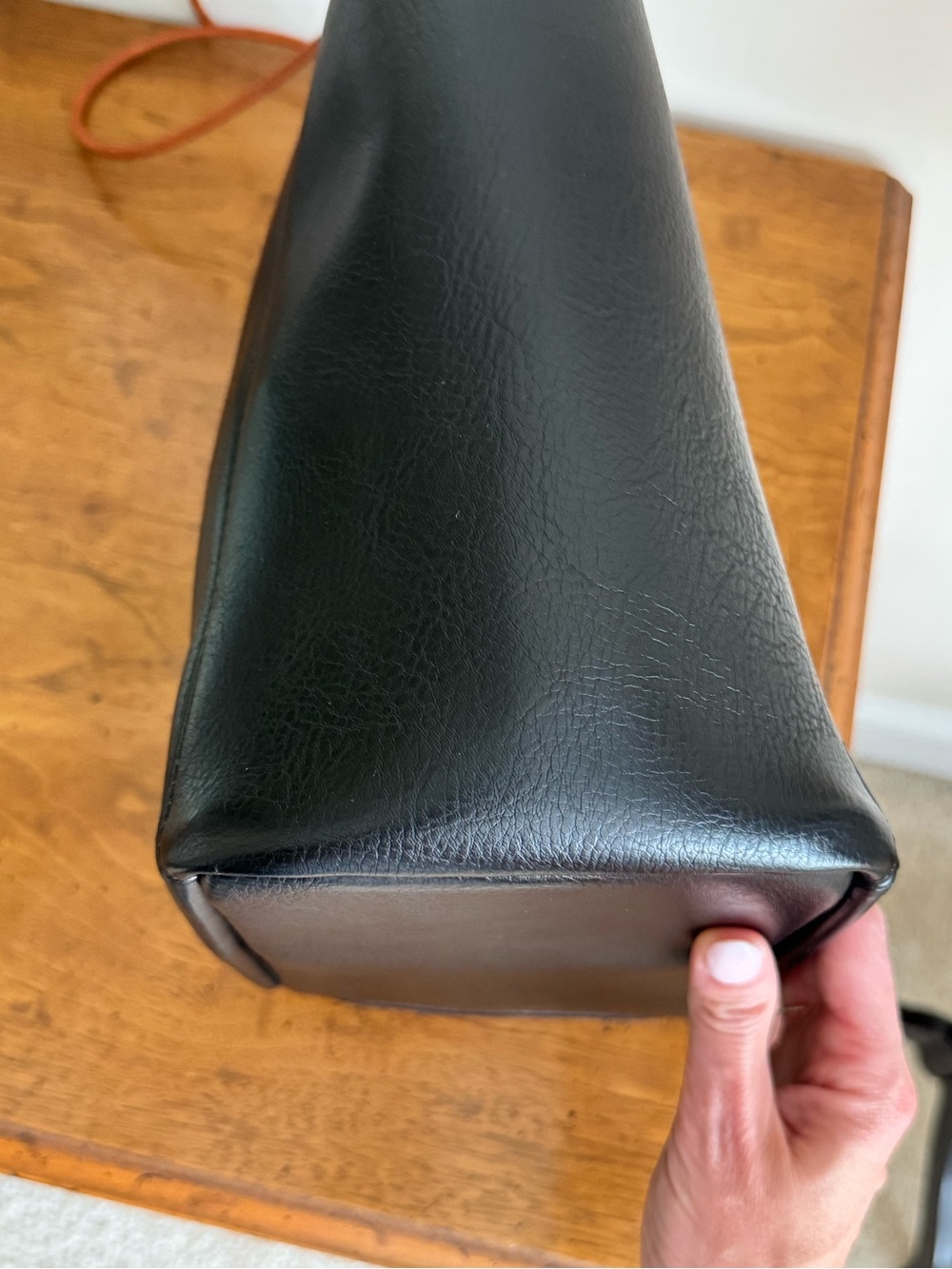 Antik Kraft Black Leather Bucket Bag with interior storage organizer - Picture 6 of 13